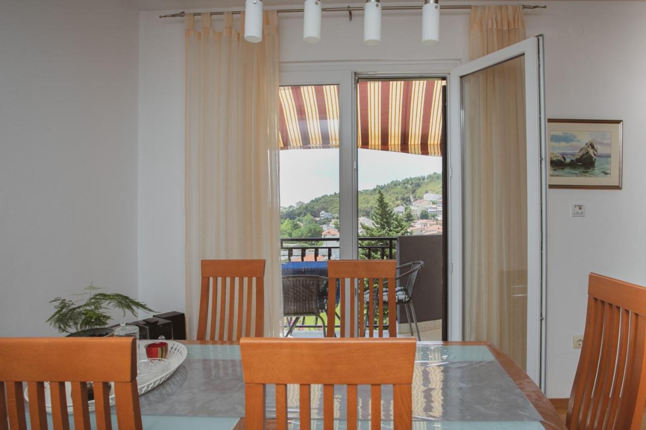 Comfort Sea View Apartment Dugi Rat Buitenkant foto