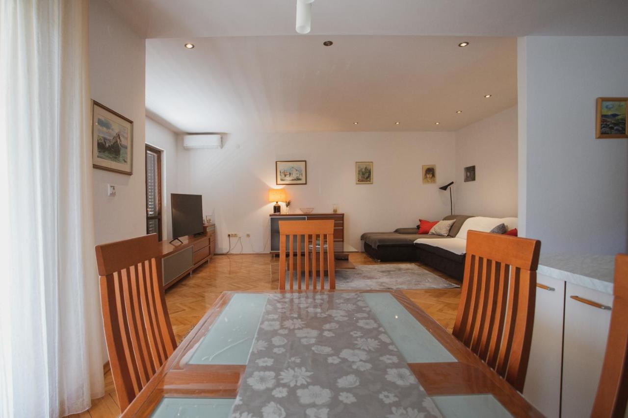 Comfort Sea View Apartment Dugi Rat Buitenkant foto