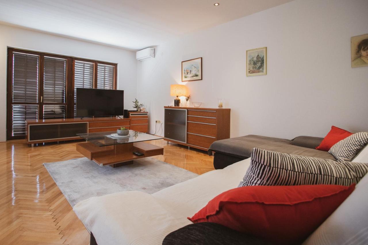 Comfort Sea View Apartment Dugi Rat Buitenkant foto